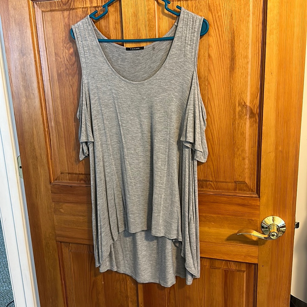 Women’s stretchy & flowy open shoulder